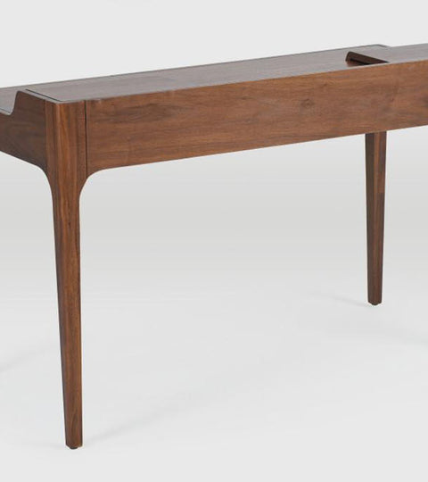 A Writer’s Guide to Buying A Writing Desk For Your Home Office