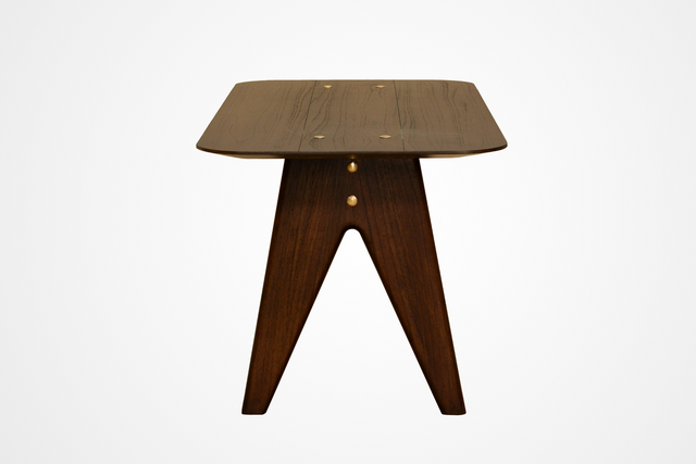 INARI Dining Table