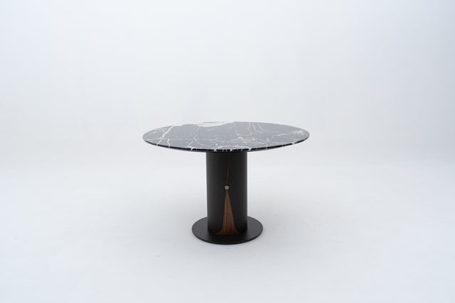 TIERRA Dining Table