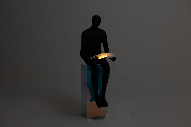 MAN-WITH-BOOK Accent Light